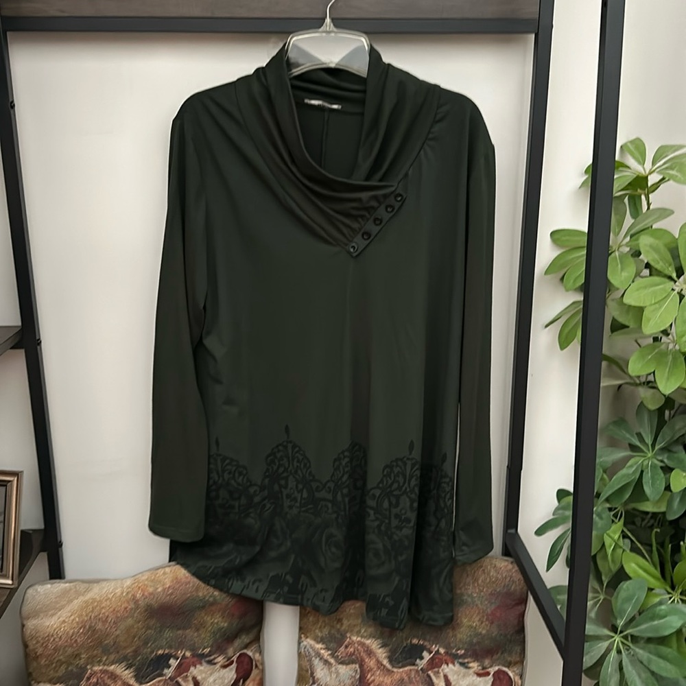 Women’s tunic - Picture 1 of 3